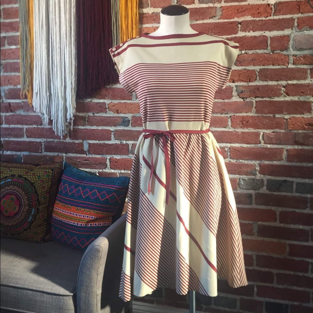 Unique and vintage striped dress lewk